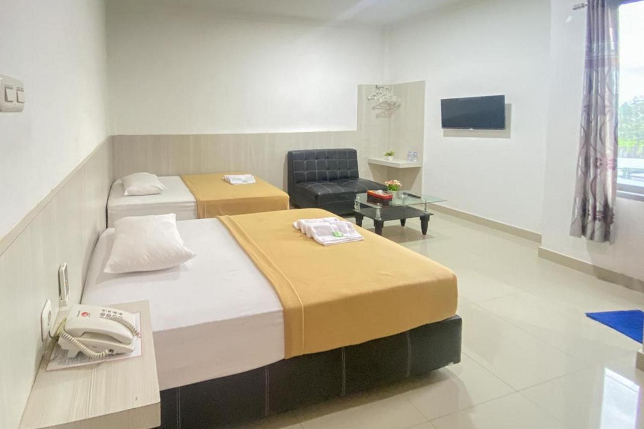 Hotel Giga Sidrap Rappang Extérieur photo
